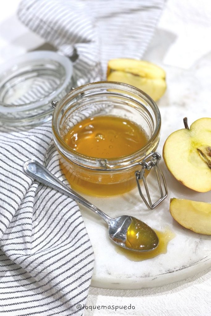 not miel elaborada con manzanas y azúcar, una alternativa basada en plantas 